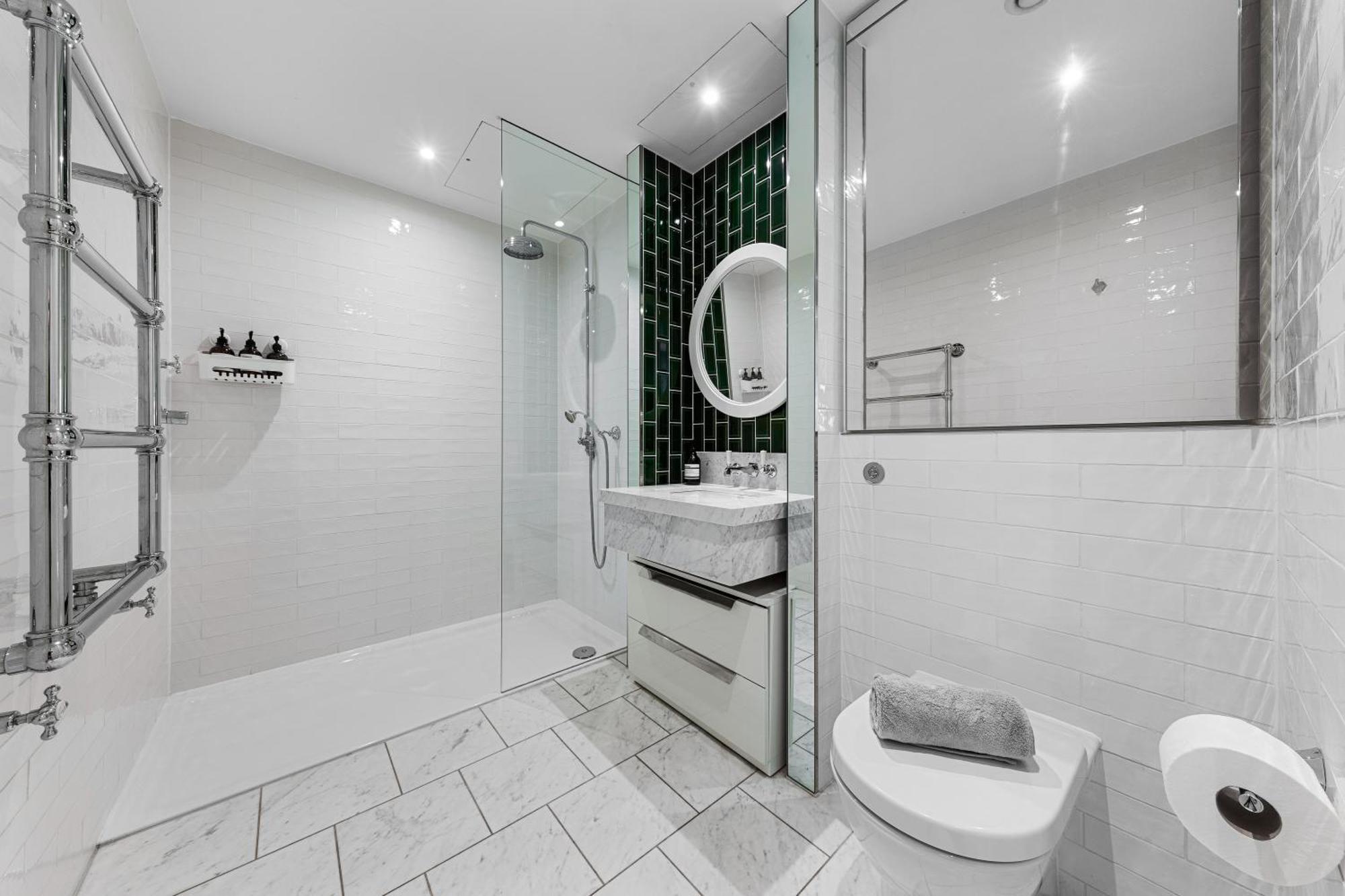 River Panorama Central London 2 Bedroom New Development Exterior photo